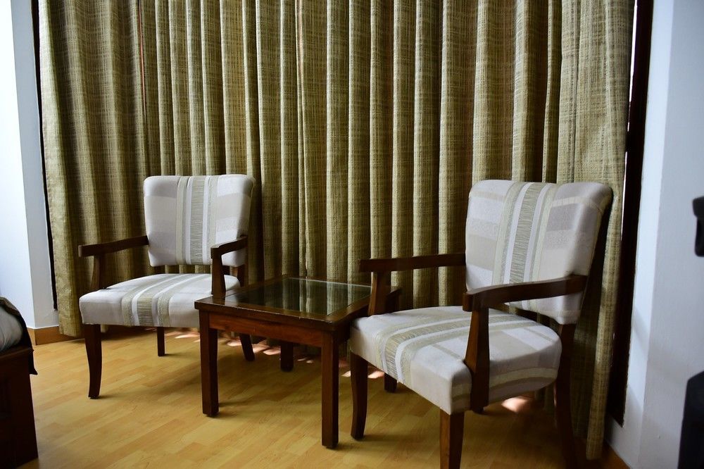 Hotel Windsor Castle Cyber City Ґурґаон Екстер'єр фото